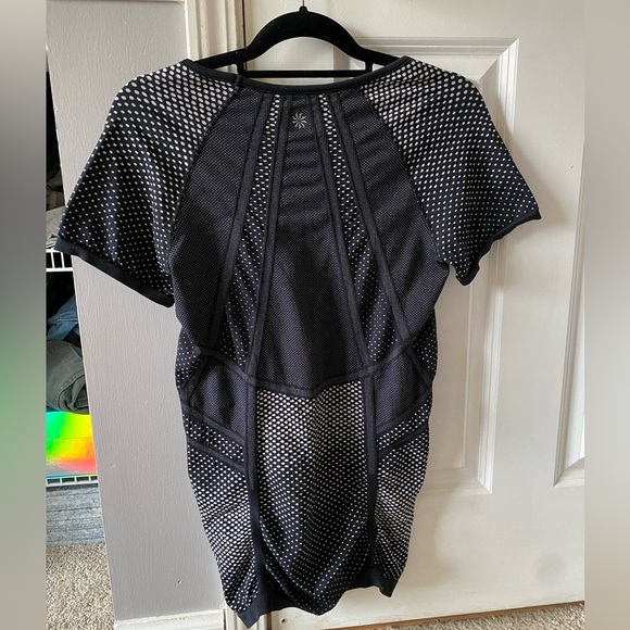 Athleta Short sleeve Shirt - Picture 4 of 4